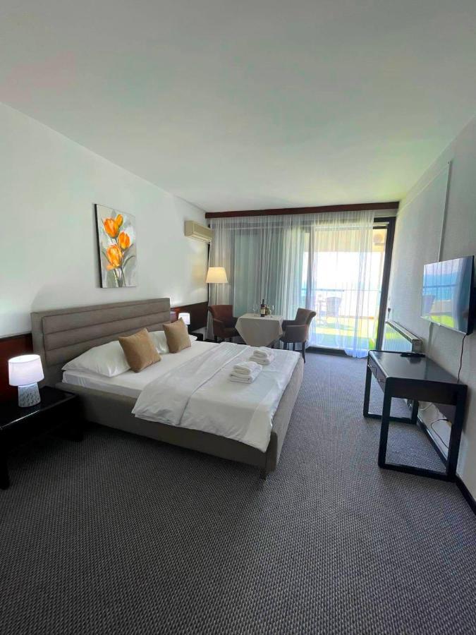 Corpus A - Hotel Albatros Ulcinj Ngoại thất bức ảnh